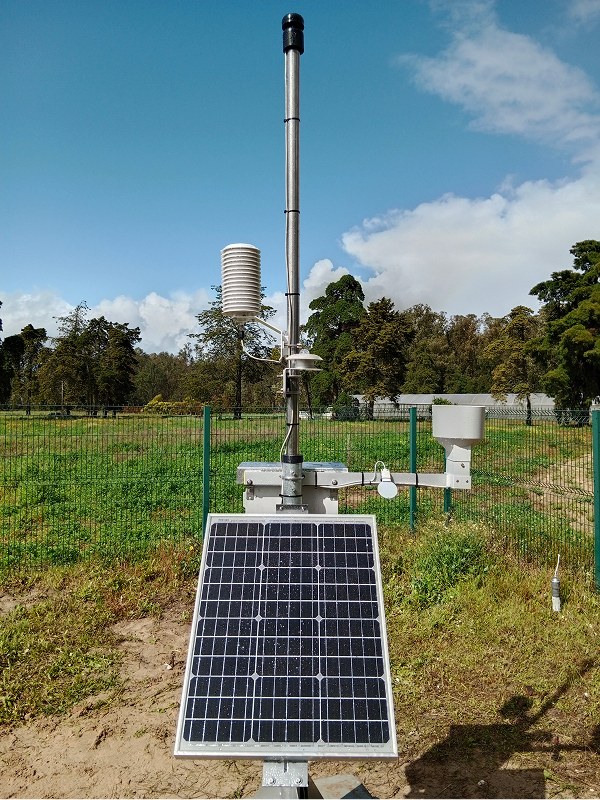 Estação agrometeorológica AMBIAGRO instalada na Quinta Experimental de Escaroupim, Salvaterra de Magos